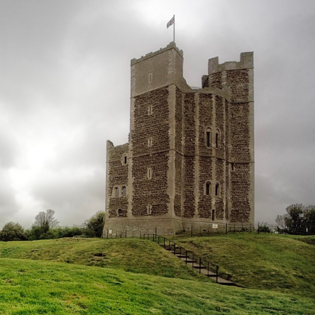 Orford Castle. Photo by <a href="//commons.wikimedia.org/wiki/User:Gernot_Keller" title="User:Gernot Keller">Gernot Keller</a> <a rel="nofollow" class="external text" href="http://www.gernot-keller.com">www.gernot-keller.com</a>. 