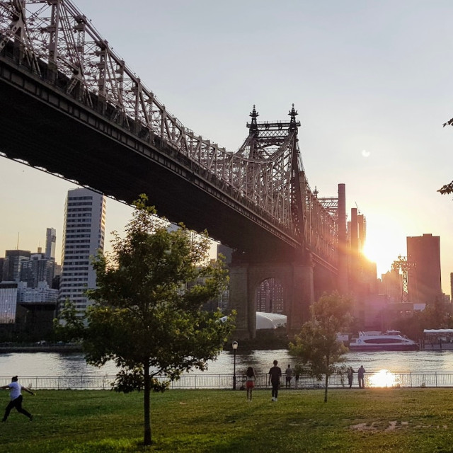 The Queensboro Bridge, NYC, often known as "The 59th St Bridge". Photo by <a href="https://unsplash.com/@idesigncebu?utm_content=creditCopyText&utm_medium=referral&utm_source=unsplash">Wilmer Olano</a>