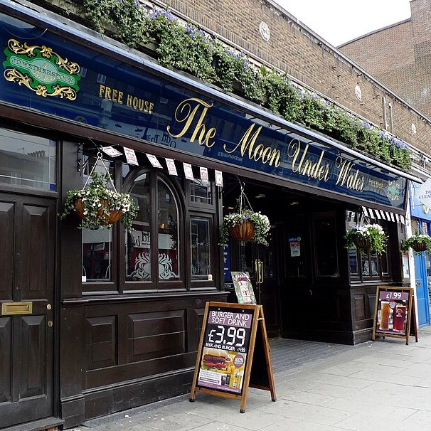 Photo: Ewan Munro @ Wikipedia. 